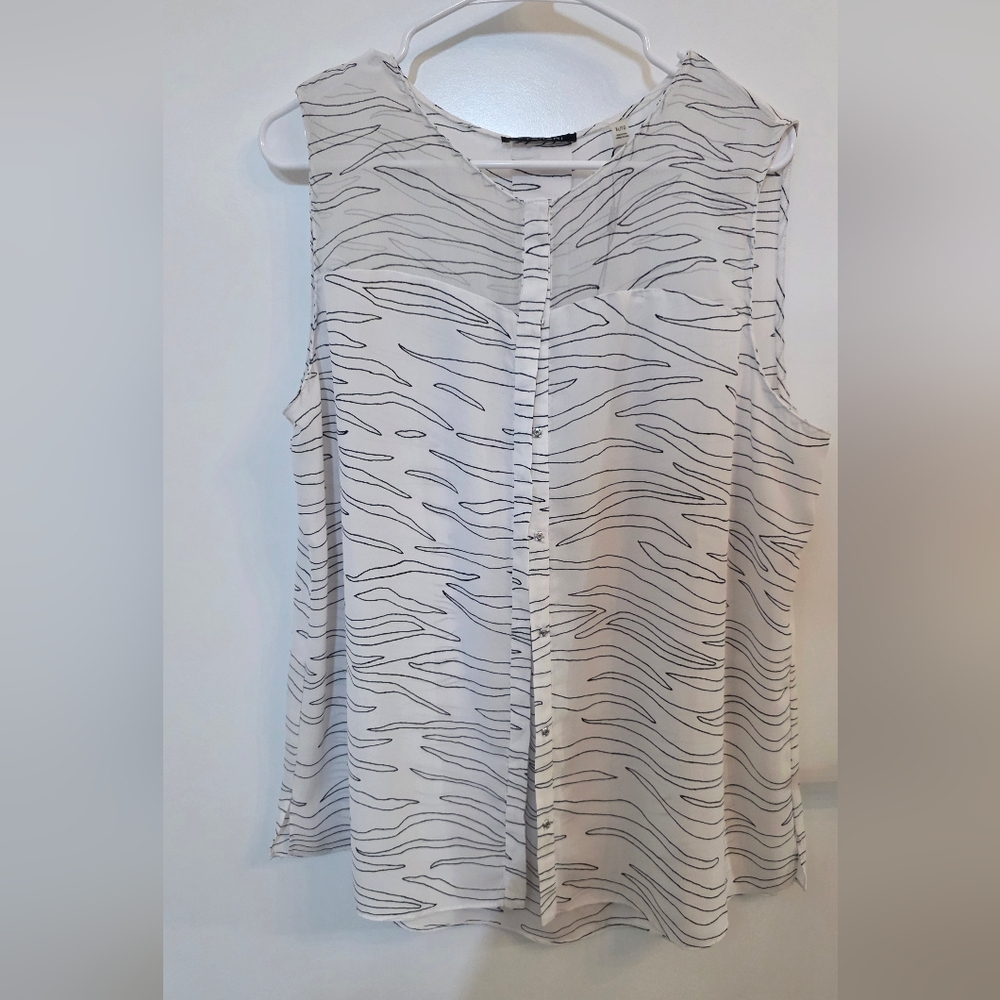 Black and White Patterned Top